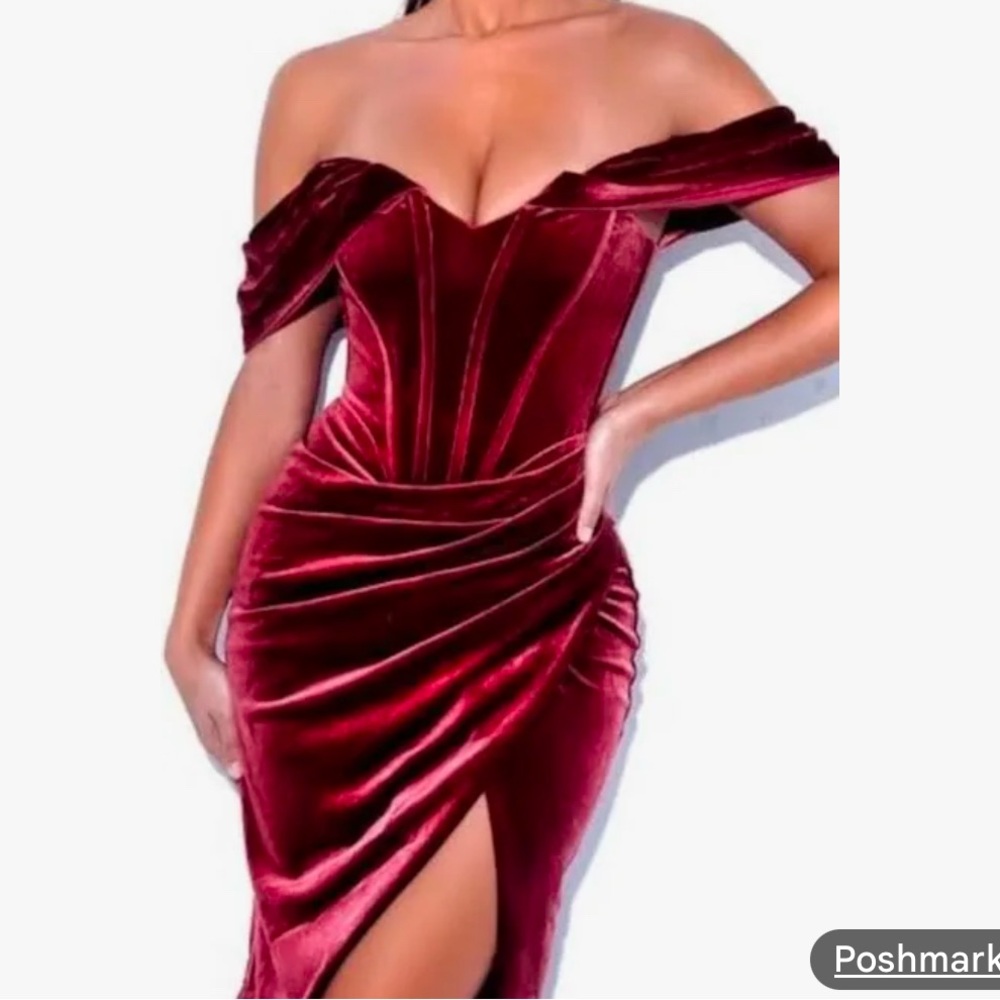 Elegant Off-Shoulder Velvet Dress Miss Circle